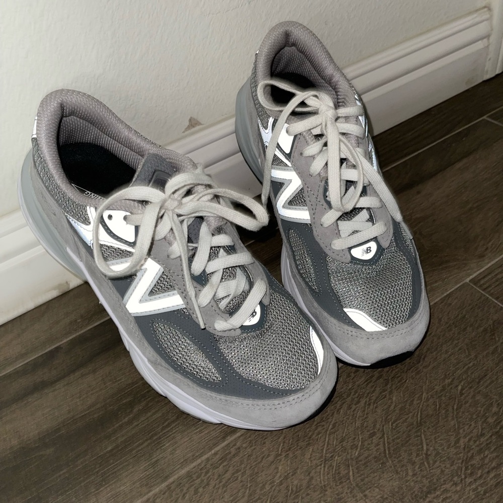 New Balance 
Women Size 7.5